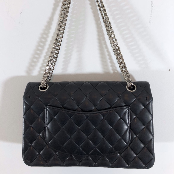 CHANEL Classic Medium Double Flap Navy Lambskin - Picture 3 of 8